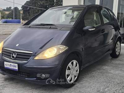 Mercedes-Benz Classe A 180 cdi Elegance Blu/Azzurro usata Vittoria