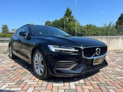 Volvo V60 B4 (d) Geartronic Momentum Business Pro Nero usata Zero Branco