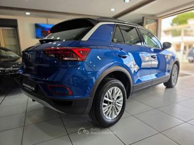 Volkswagen T-Roc NEW 2.0 TDI 115CV Bi Color Life Navi  Virtual Cock Blu/Azzurro usata Mirabella Imbaccari