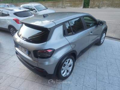 Jeep Avenger Altitude 2024_27.000 km_Garanzia 3 Anni Grigio usata Cappelle sul Tavo