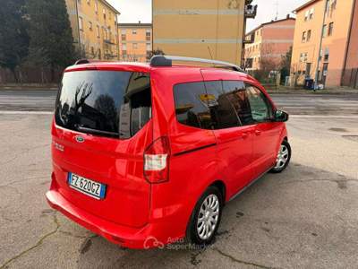 Ford Tourneo Courier 1.5 tdci 75cv, NEOPATENTATI! DISTRIBUZIONE 11/2024 Rosso usata Crevalcore