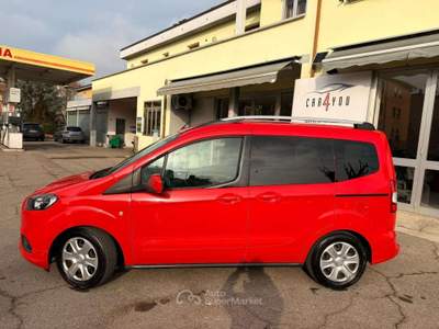 Ford Tourneo Courier 1.5 tdci 75cv, NEOPATENTATI! DISTRIBUZIONE 11/2024 Rosso usata Crevalcore