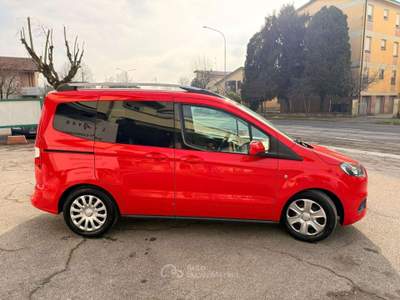 Ford Tourneo Courier 1.5 tdci 75cv, NEOPATENTATI! DISTRIBUZIONE 11/2024 Rosso usata Crevalcore