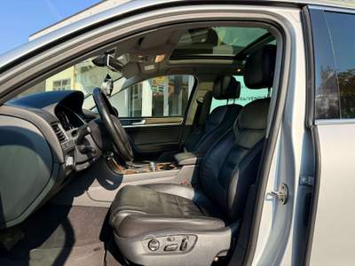 Volkswagen Touareg 3.0 V6 tdi TETTO, GOMME NUOVE,  PELLE, SOSPENSIONI PNEUMTAICHE Argento usata Crevalcore