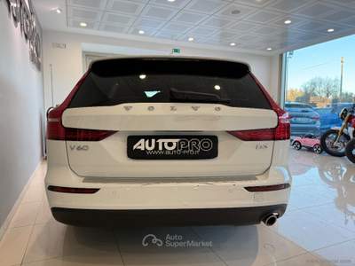 Volvo V60 V60 D3 Geartronic Momentum Business Bianco usata San Michele salentino