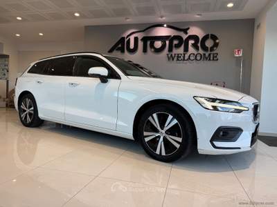 Volvo V60 V60 D3 Geartronic Momentum Business Bianco usata San Michele salentino