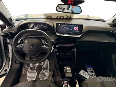 Peugeot 2008 1.2 puretech allure s&s 130cv eat8 Bianco usata Fisciano