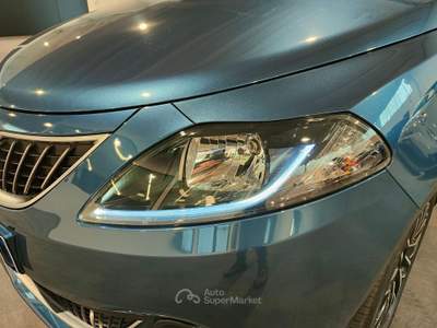 Lancia Ypsilon 1.0 FireFly 5 porte S&S Hybrid Platino Blu/Azzurro usata Mappano