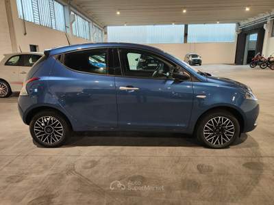 Lancia Ypsilon 1.0 FireFly 5 porte S&S Hybrid Platino Blu/Azzurro usata Mappano