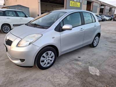 Toyota Yaris BENZINA 5 PORTE - 2007 Grigio usata ANDRIA