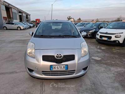Toyota Yaris BENZINA 5 PORTE - 2007 Grigio usata ANDRIA