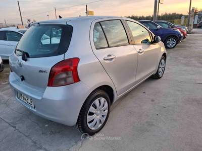 Toyota Yaris BENZINA 5 PORTE - 2007 Grigio usata ANDRIA