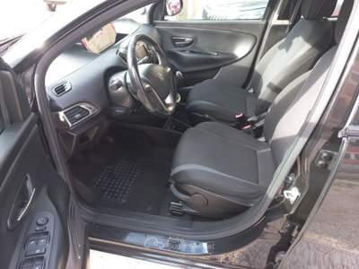 Lancia Ypsilon Lancia ypsilon 1.2 benzina Nero usata Mesagne