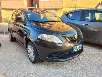 Lancia Ypsilon Lancia ypsilon 1.2 benzina Nero usata Mesagne