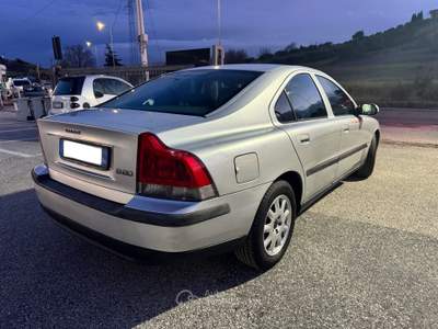 Volvo S60 2.4i 20V 140cv Optima Argento usata Mentana