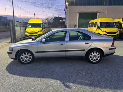 Volvo S60 2.4i 20V 140cv Optima Argento usata Mentana