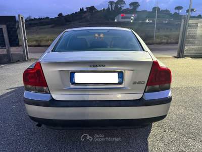 Volvo S60 2.4i 20V 140cv Optima Argento usata Mentana