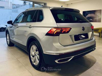 Volkswagen Tiguan 2.0 tdi Elegance 150cv dsg Argento usata San Michele Salentino