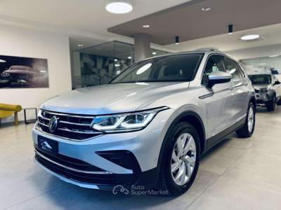 Volkswagen Tiguan 2.0 tdi Elegance 150cv dsg Argento usata San Michele Salentino