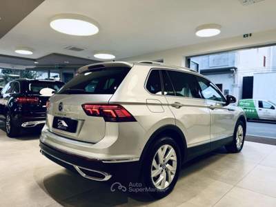 Volkswagen Tiguan 2.0 tdi Elegance 150cv dsg Argento usata San Michele Salentino