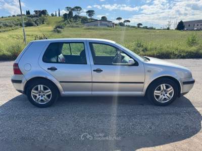 Volkswagen Golf IV 1.9 TDI 130CV Highline 5PT 6 Marce Argento usata Mentana