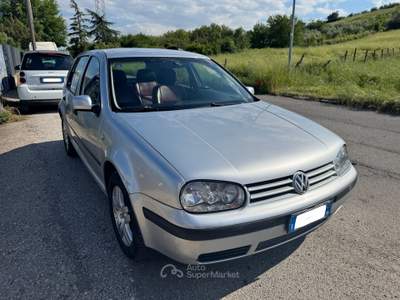 Volkswagen Golf IV 1.9 TDI 130CV Highline 5PT 6 Marce Argento usata Mentana