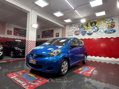 Toyota Aygo 1.0 68cv 5 porte - 2011 Blu/Azzurro usata Giugliano in Campania