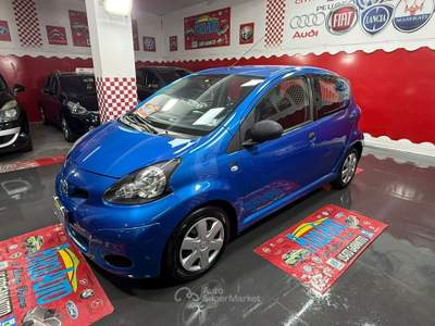 Toyota Aygo 1.0 68cv 5 porte - 2011 Blu/Azzurro usata Giugliano in Campania