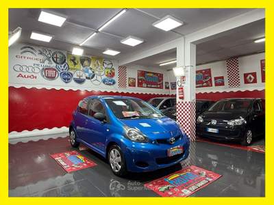 Toyota Aygo 1.0 68cv 5 porte - 2011 Blu/Azzurro usata Giugliano in Campania