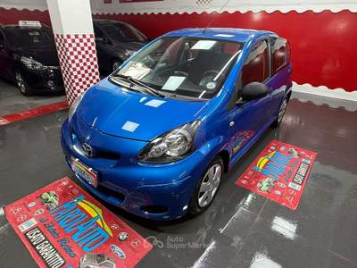 Toyota Aygo 1.0 68cv 5 porte - 2011 Blu/Azzurro usata Giugliano in Campania