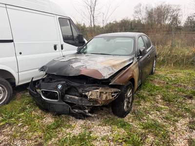 BMW 316 316d Luxury INCIDENTATA Nero usata Rimini