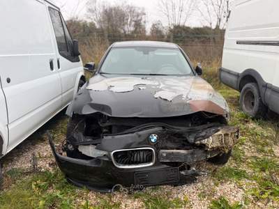 BMW 316 316d Luxury INCIDENTATA Nero usata Rimini