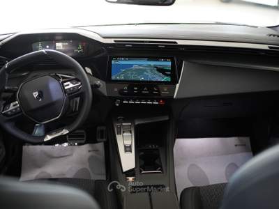 Peugeot 308 Hybrid 136 e-DCS6 GT Rosso usata Pozzuoli