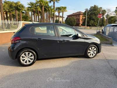 Peugeot 208 1° serie PureTech 68 5 porte Active Nero usata Oderzo