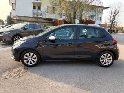 Peugeot 208 1° serie PureTech 68 5 porte Active Nero usata Oderzo