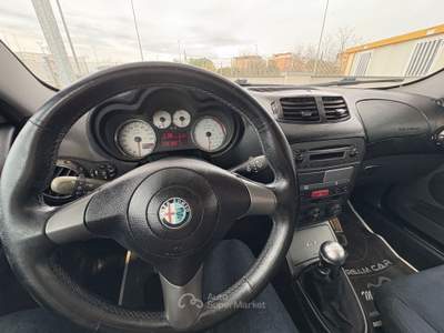 Alfa Romeo GT JTDM 16V Distinctive Nero usata ALTAMURA