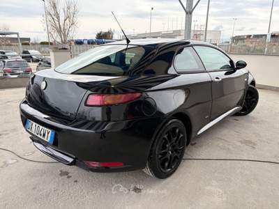 Alfa Romeo GT JTDM 16V Distinctive Nero usata ALTAMURA