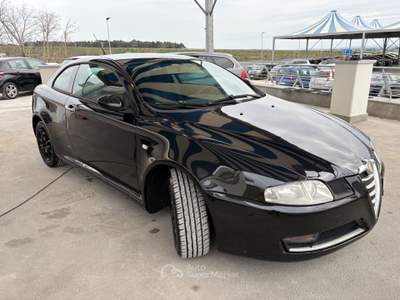 Alfa Romeo GT JTDM 16V Distinctive Nero usata ALTAMURA