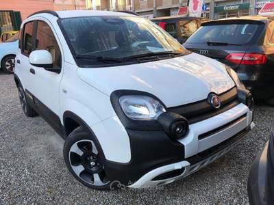 Fiat Pandina 1.0 FireFly 70cv S&S Hybrid Cross Bianco usata Novara