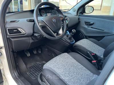 Lancia Ypsilon 5 porte Hybrid Posti - GH272GE Bianco usata Gravina in Puglia