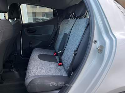 Lancia Ypsilon 5 porte Hybrid Posti - GH272GE Bianco usata Gravina in Puglia