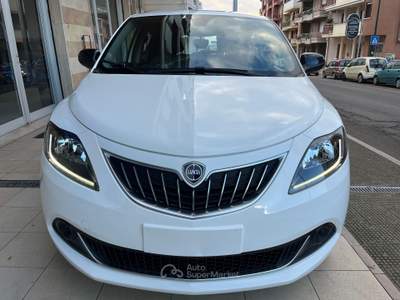Lancia Ypsilon 5 porte Hybrid Posti - GH272GE Bianco usata Gravina in Puglia