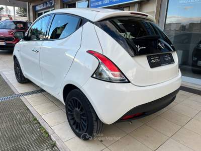 Lancia Ypsilon 5 porte Hybrid Posti - GH272GE Bianco usata Gravina in Puglia