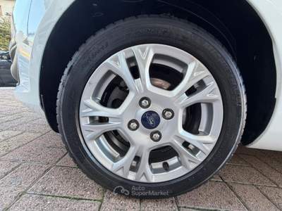 Ford Fiesta 5 porte Titanium Bianco usata Andria