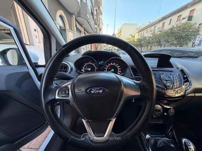 Ford Fiesta 5 porte Titanium Bianco usata Andria