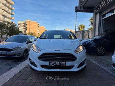 Ford Fiesta 5 porte Titanium Bianco usata Andria
