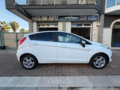 Ford Fiesta 5 porte Titanium Bianco usata Andria