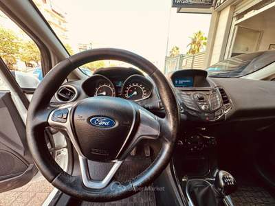Ford Fiesta 5p. Bz.- GPL Titanium Bianco usata Andria