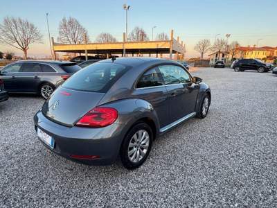 Volkswagen Maggiolino 1.6 TDI DSG Design Grigio usata Ponte di Piave