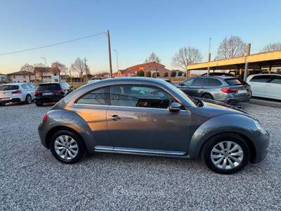 Volkswagen Maggiolino 1.6 TDI DSG Design Grigio usata Ponte di Piave